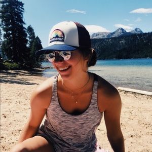 Meet your Posher, Britta